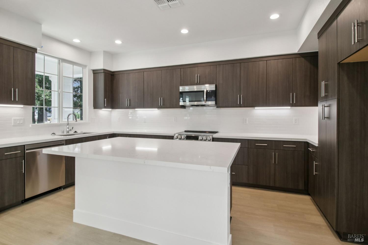 2770 Sassy Street Santa Rosa, CA 95407 - Photo 4 of 31