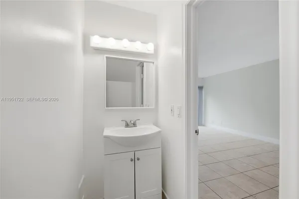 $2,250 | 3001 Northwest 5th Terrace, Unit 4, Pompano Beach, FL 33064