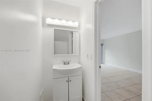 $2,400 | 3001 Northwest 5th Terrace, Unit 4, Pompano Beach, FL 33064