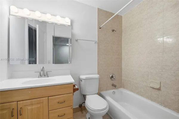 $2,250 | 3001 Northwest 5th Terrace, Unit 4, Pompano Beach, FL 33064