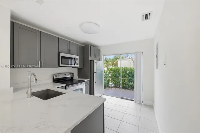 $2,400 | 3001 Northwest 5th Terrace, Unit 4, Pompano Beach, FL 33064