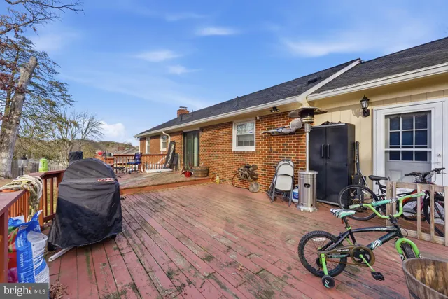 $499,900 | 7303 Lois Lane, Lanham, MD 20706