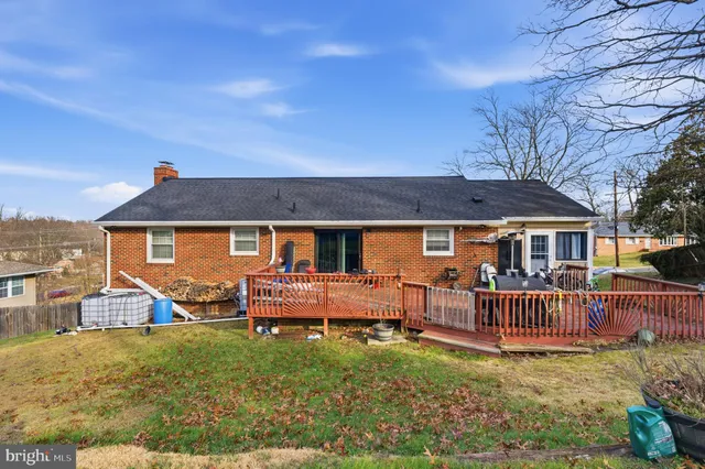 $499,900 | 7303 Lois Lane, Lanham, MD 20706