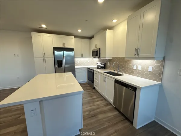 $2,950 | 6114 Valentina Way, Unit 202, Eastvale, CA 92880