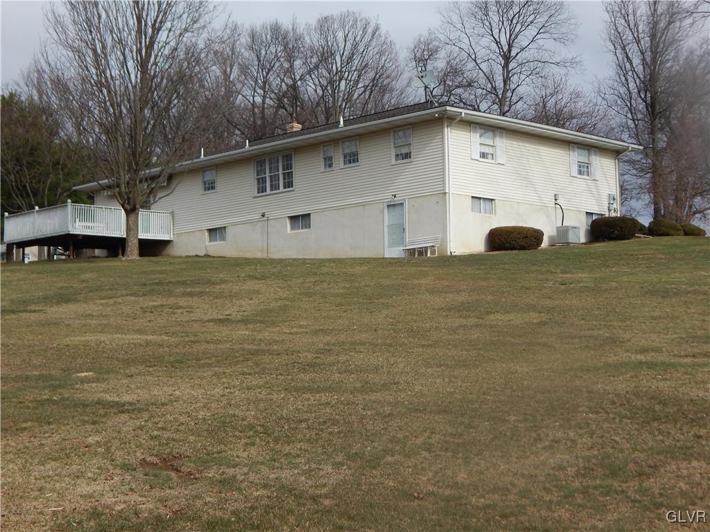 2449 Fox Road Bath, PA 18014 - Photo 3 of 19