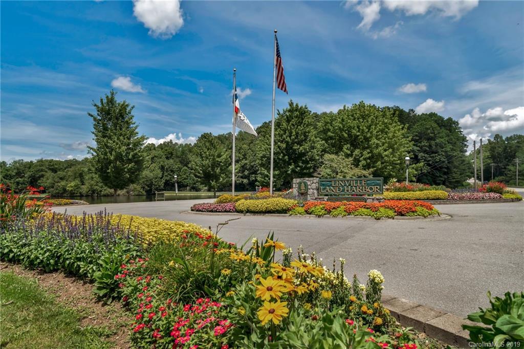 421 Lakeview Road Newland, NC 28657 - Photo 2 of 48 Gallery Image 2