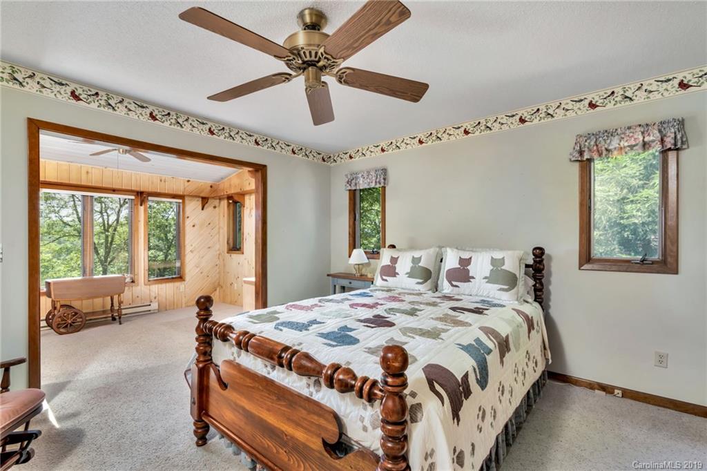 421 Lakeview Road Newland, NC 28657 - Photo 18 of 48 Gallery Image 18