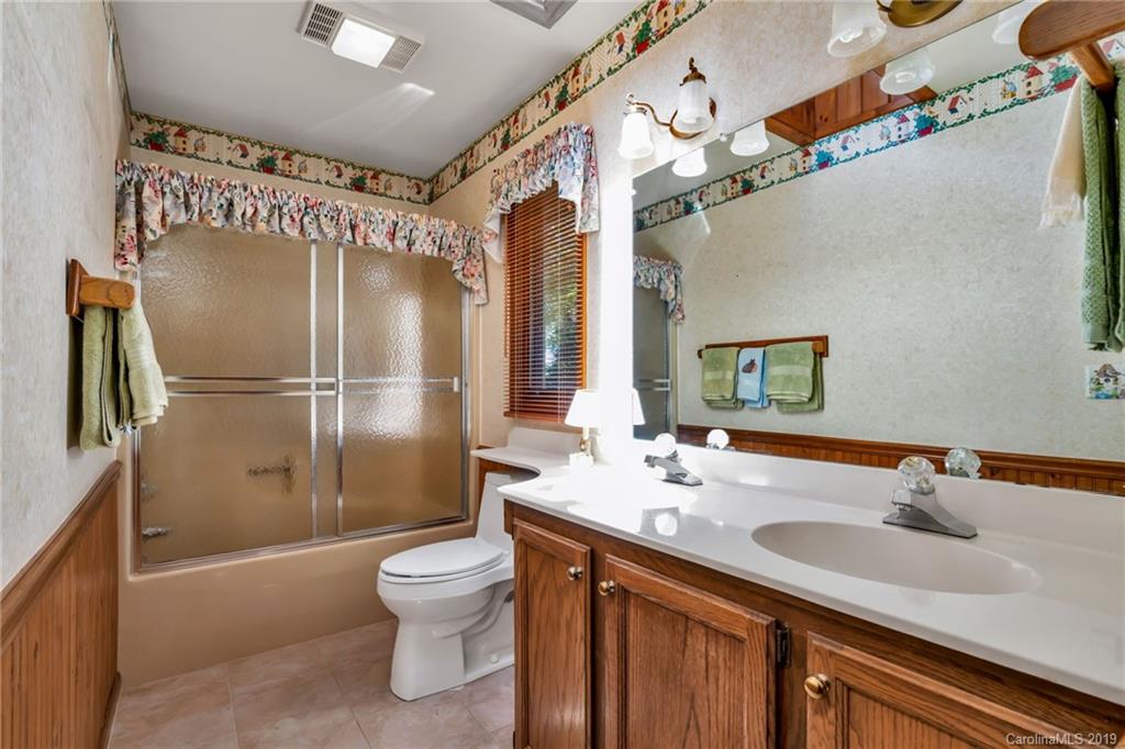 421 Lakeview Road Newland, NC 28657 - Photo 20 of 48 Gallery Image 20