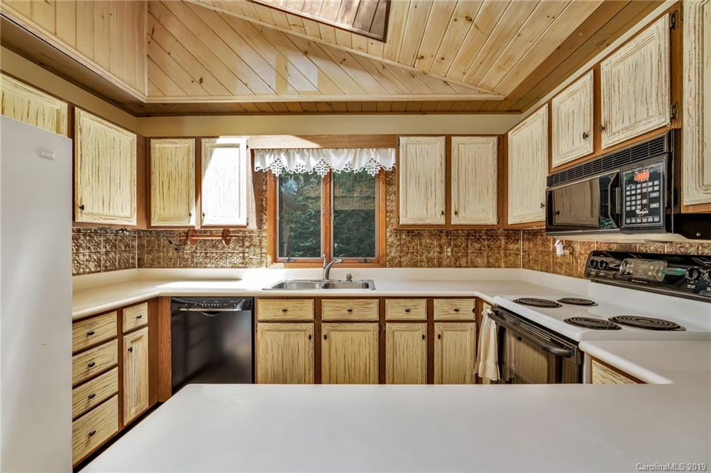 421 Lakeview Road Newland, NC 28657 - Photo 22 of 48 Gallery Image 22