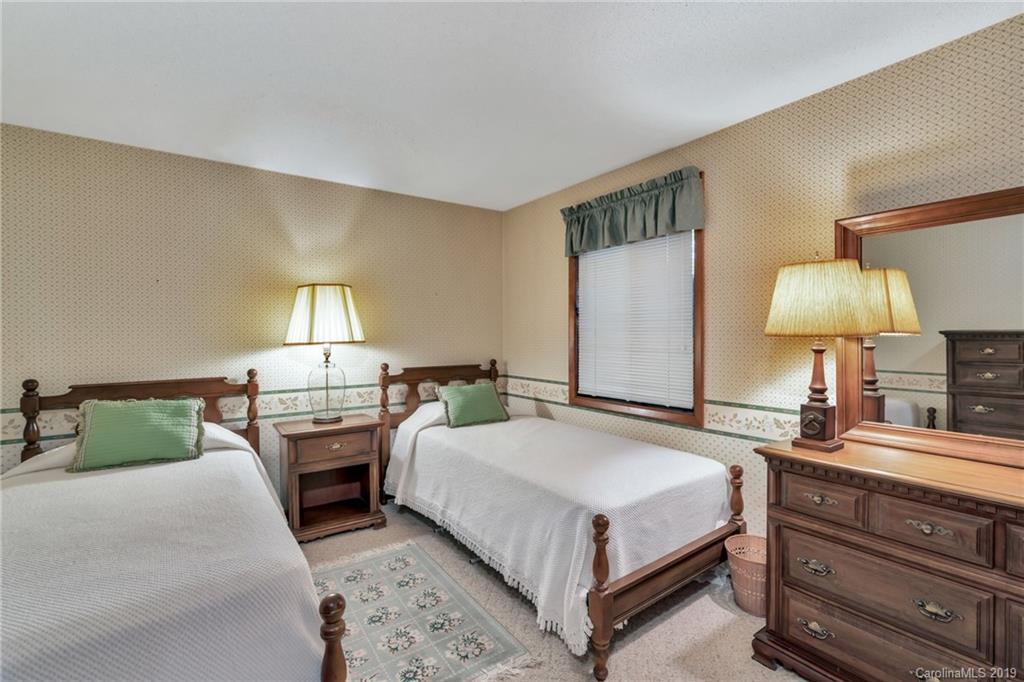 421 Lakeview Road Newland, NC 28657 - Photo 32 of 48 Gallery Image 32