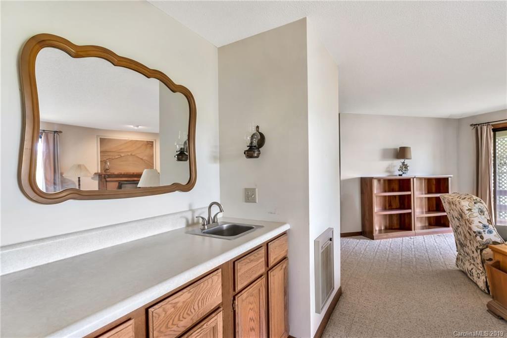 421 Lakeview Road Newland, NC 28657 - Photo 36 of 48 Gallery Image 36