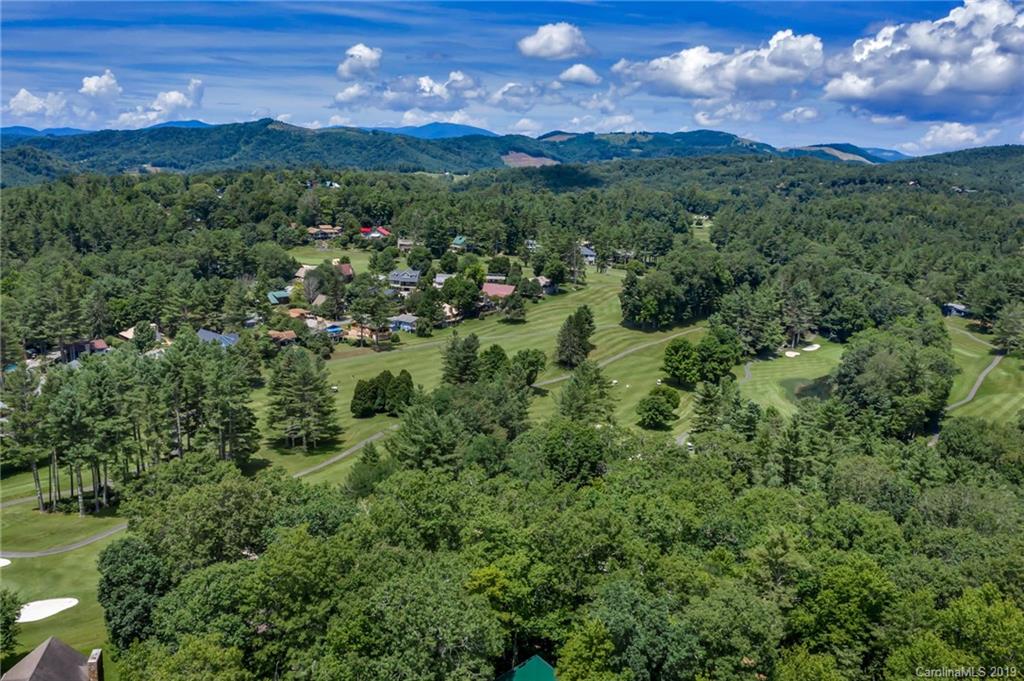 421 Lakeview Road Newland, NC 28657 - Photo 6 of 48 Gallery Image 6