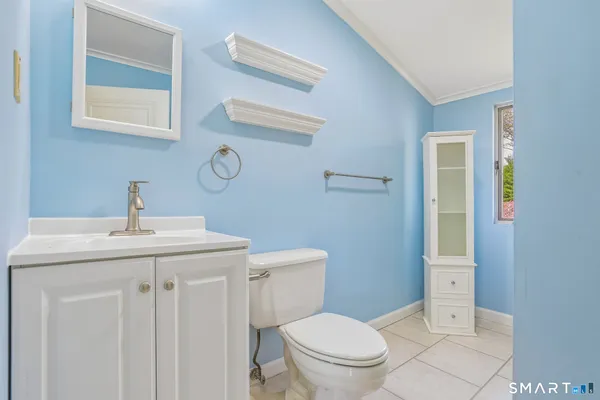 $2,000 | 1572 Whitney Avenue, Hamden, CT 06517