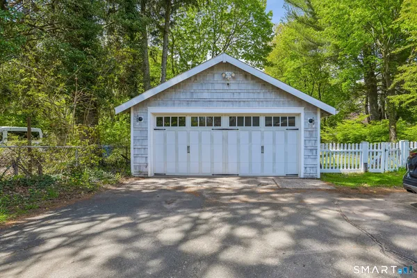 $2,000 | 1572 Whitney Avenue, Hamden, CT 06517