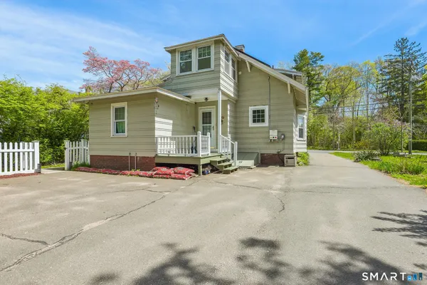 $2,000 | 1572 Whitney Avenue, Hamden, CT 06517