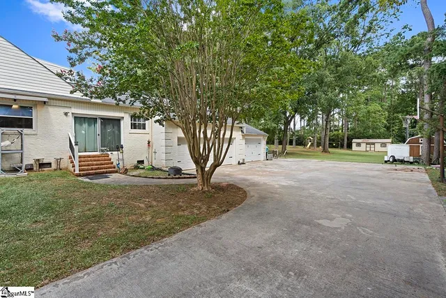 $573,500 | 111 Northwoods Road, Greenwood, SC 29649