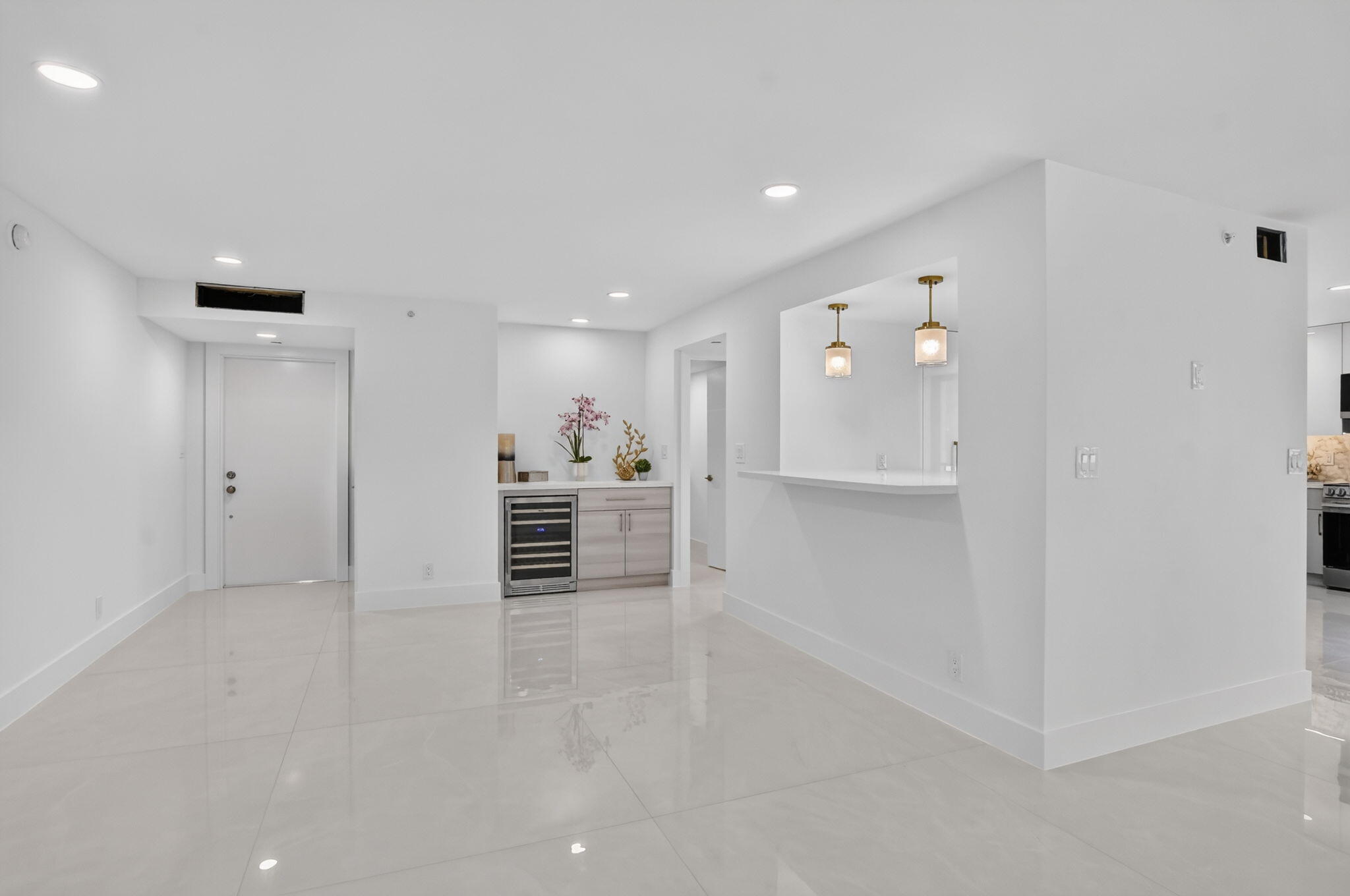 7847 Lakeside Boulevard, Unit 1021 Boca Raton, FL 33434 - Photo 8 of 55 9-web-or-mls-010_DSC_3916