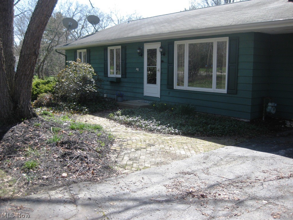 6152 Ridge Road Wadsworth, OH 44281 - Photo 26 of 33 Front walkway to home.