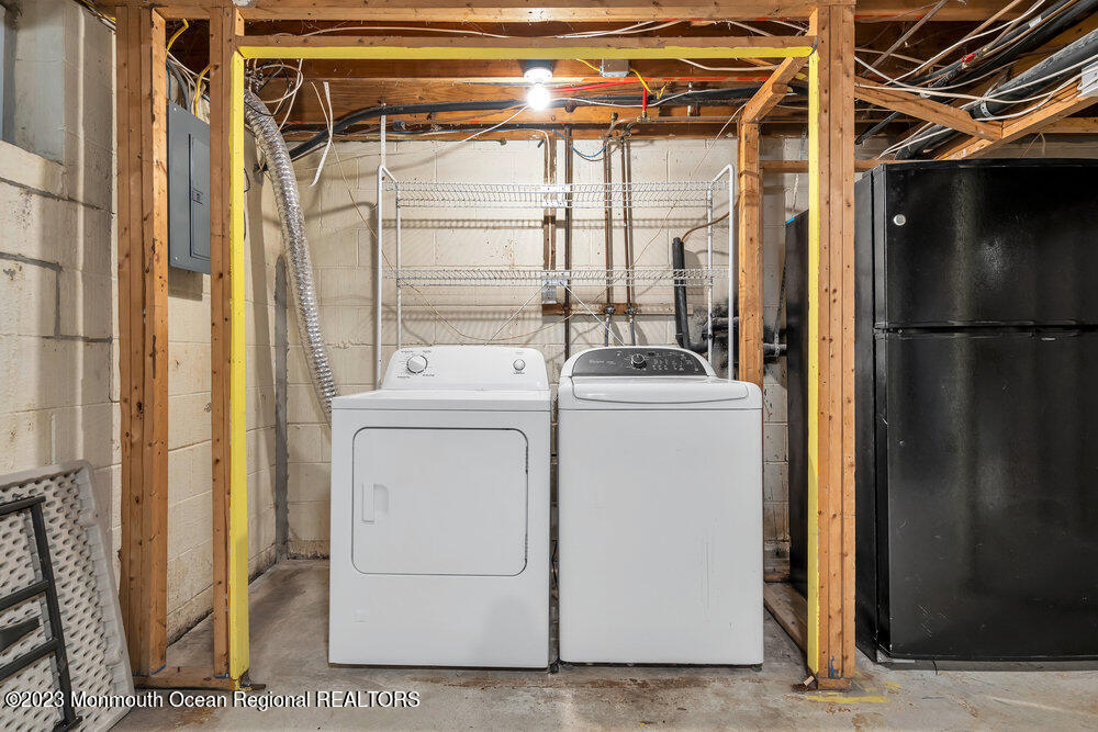 570 Labanna Court Brick, NJ 08724 - Photo 15 of 28 a utility room with dryer and washer