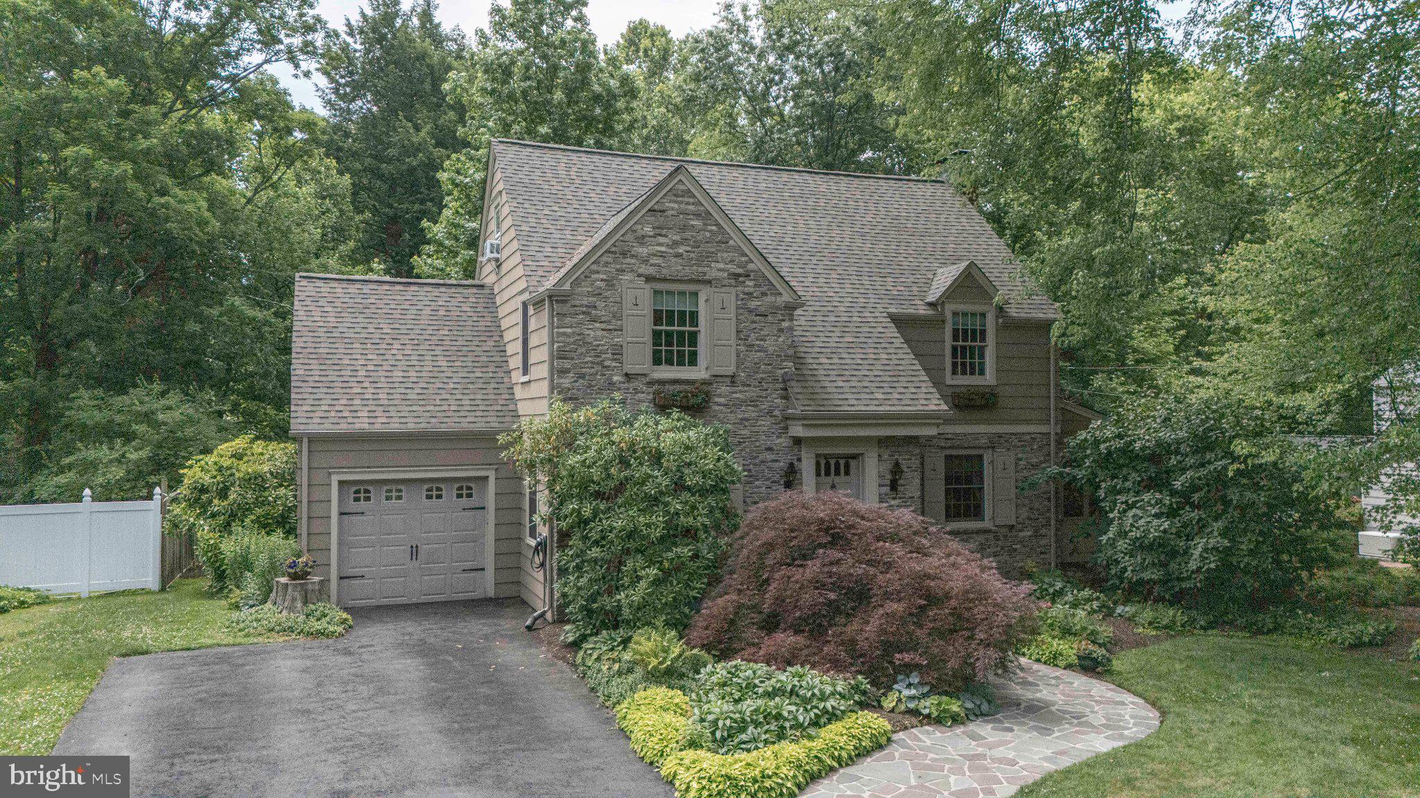 10 Effingham Road Yardley, PA 19067 - Photo 1 of 68 Welcome to 10 Effingham Rd.