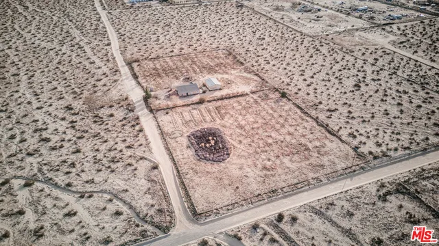 $529,000 | 10424 Santa Fe Fire Road, Lucerne Valley, CA 92356