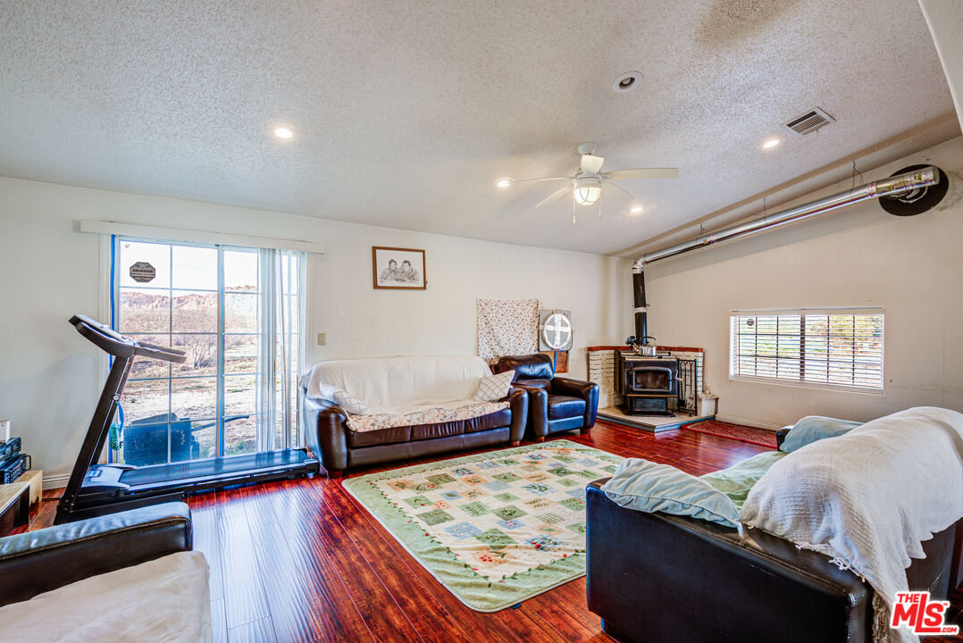 10424 Santa Fe Fire Road Lucerne Valley, CA 92356 - Photo 23 of 26