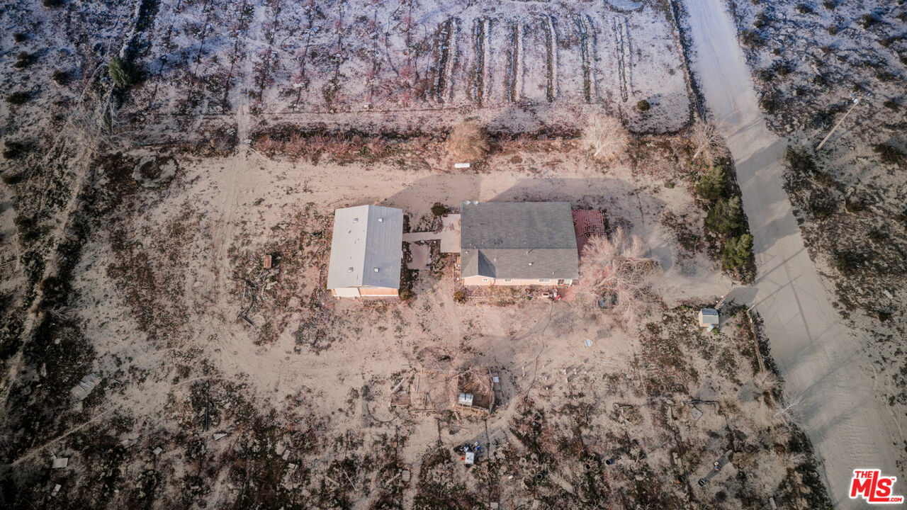 10424 Santa Fe Fire Road Lucerne Valley, CA 92356 - Photo 4 of 26