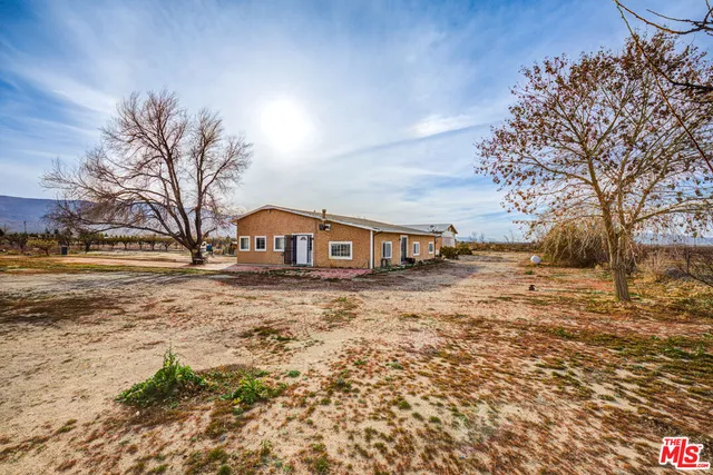 $529,000 | 10424 Santa Fe Fire Road, Lucerne Valley, CA 92356