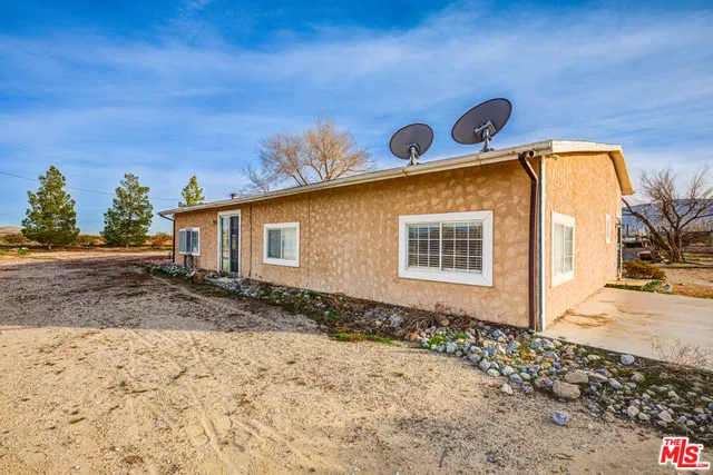 $529,000 | 10424 Santa Fe Fire Road, Lucerne Valley, CA 92356