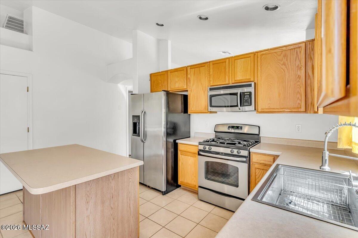 1311 West Calle Rancho Rio Tucson, AZ 85714 - Photo 11 of 36
