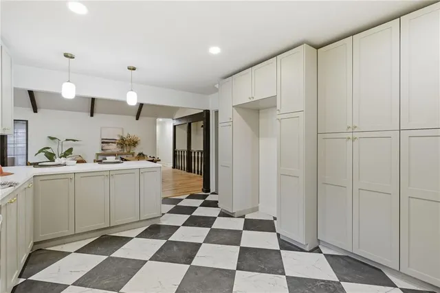 $925,000 | 10301 Howe Drive, Leawood, KS 66206