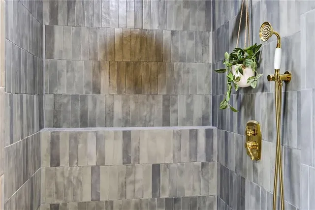 $925,000 | 10301 Howe Drive, Leawood, KS 66206