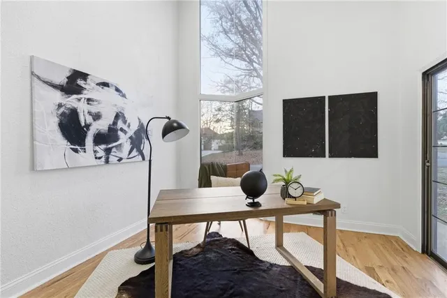 $925,000 | 10301 Howe Drive, Leawood, KS 66206