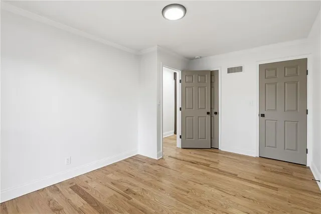 $925,000 | 10301 Howe Drive, Leawood, KS 66206