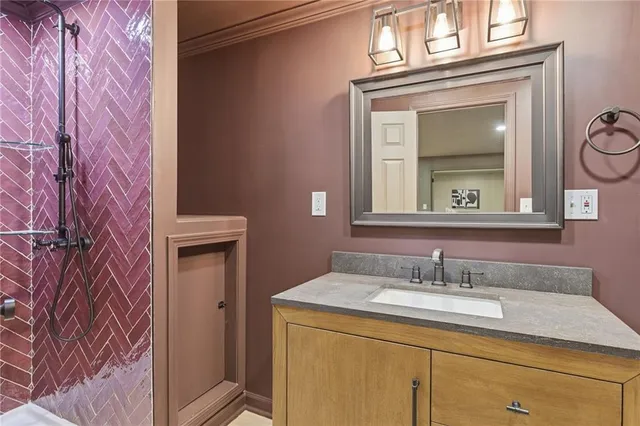 $925,000 | 10301 Howe Drive, Leawood, KS 66206