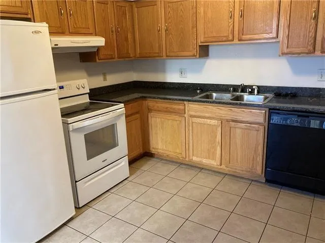 $1,200 | 724 Vouray Drive, Unit B, Kenner, LA 70065