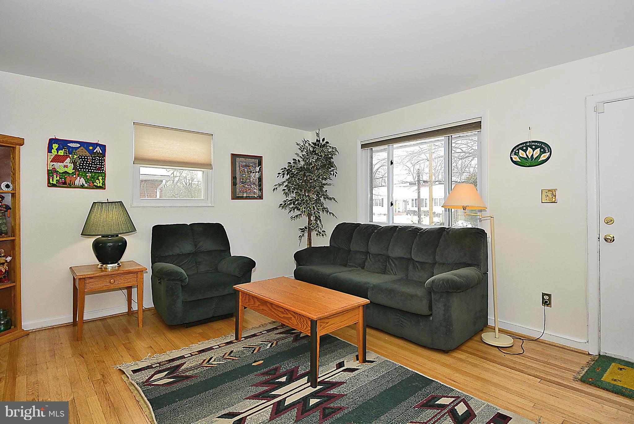 904 Gabel Street Silver Spring, MD 20901 - Photo 4 of 23 Living Room