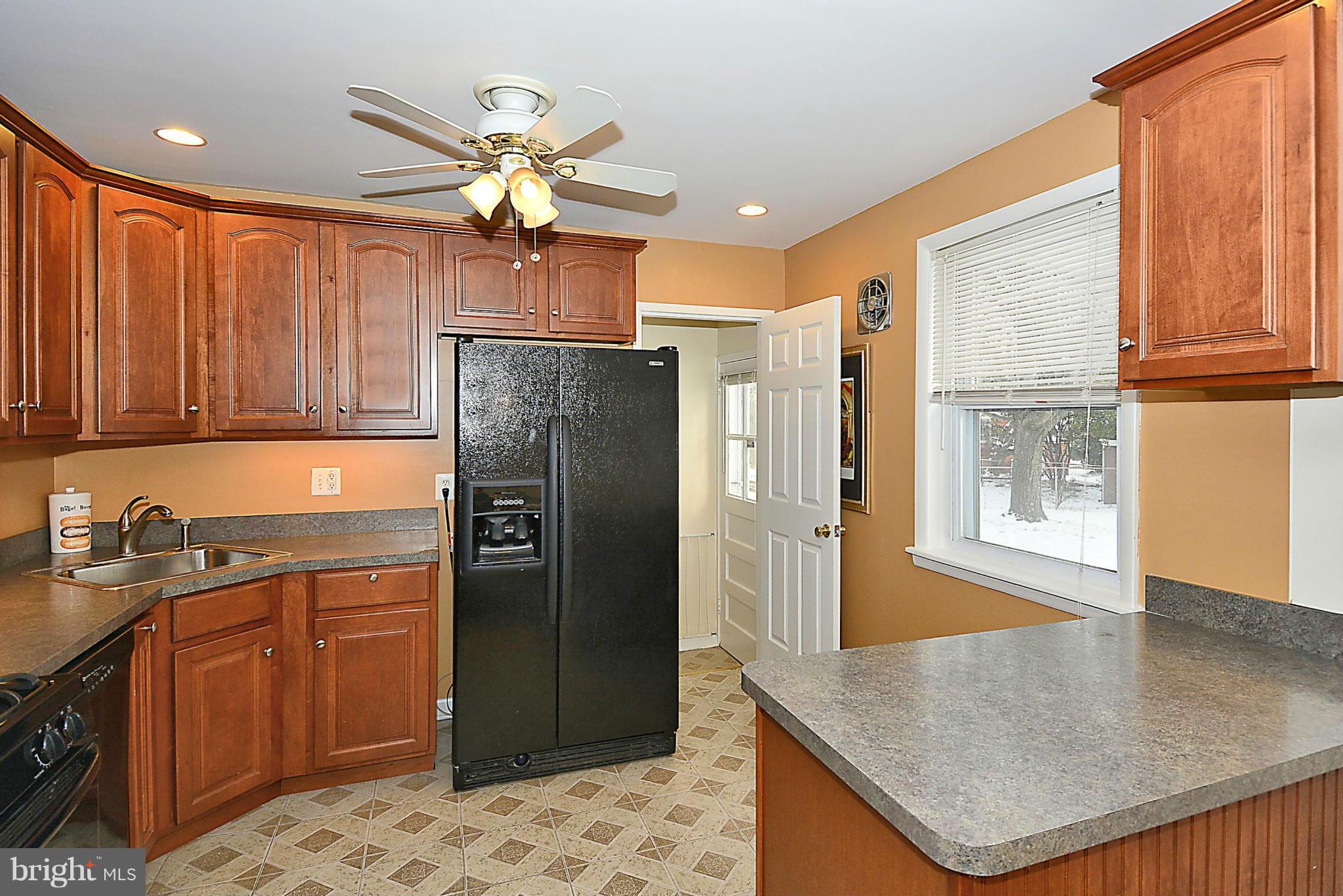 904 Gabel Street Silver Spring, MD 20901 - Photo 9 of 23 Kitchen
