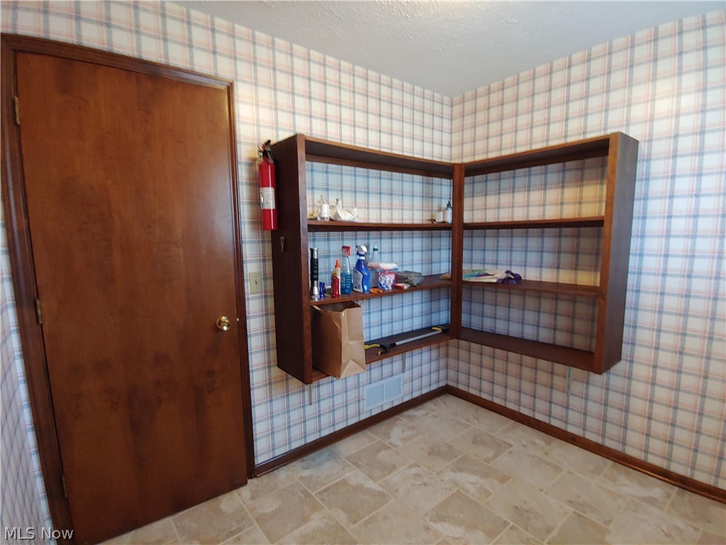 8959 Gifford Road Amherst, OH 44001 - Photo 26 of 32 Gallery Image 26