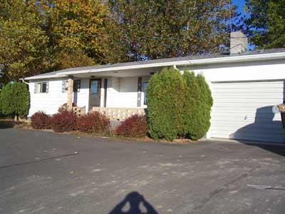 2841 Hornby Road Grandview, WA 98930 - Photo 1 of 5 a view of a back yard of the house