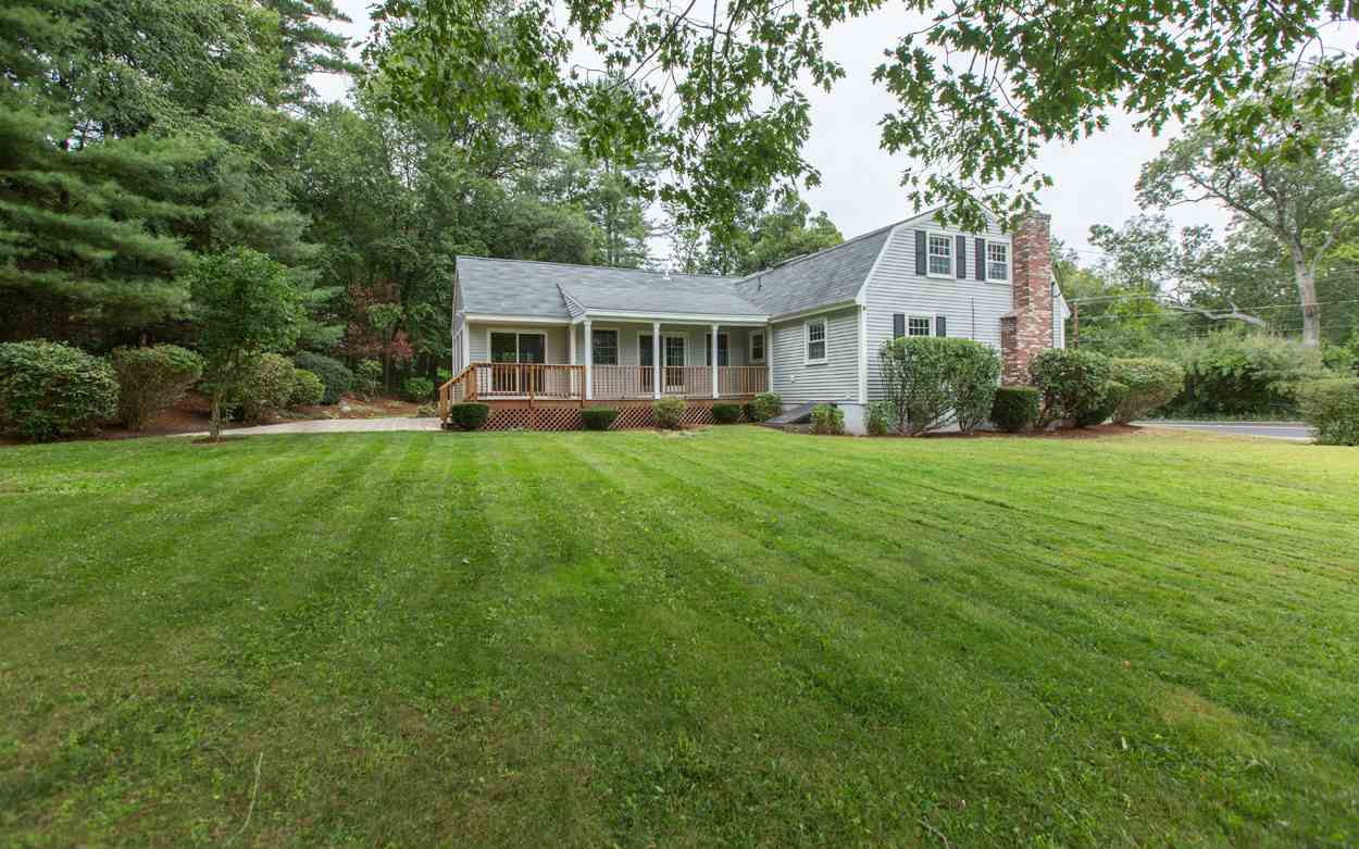 563 Mammoth Road Pelham, NH 03076 - Photo 2 of 24