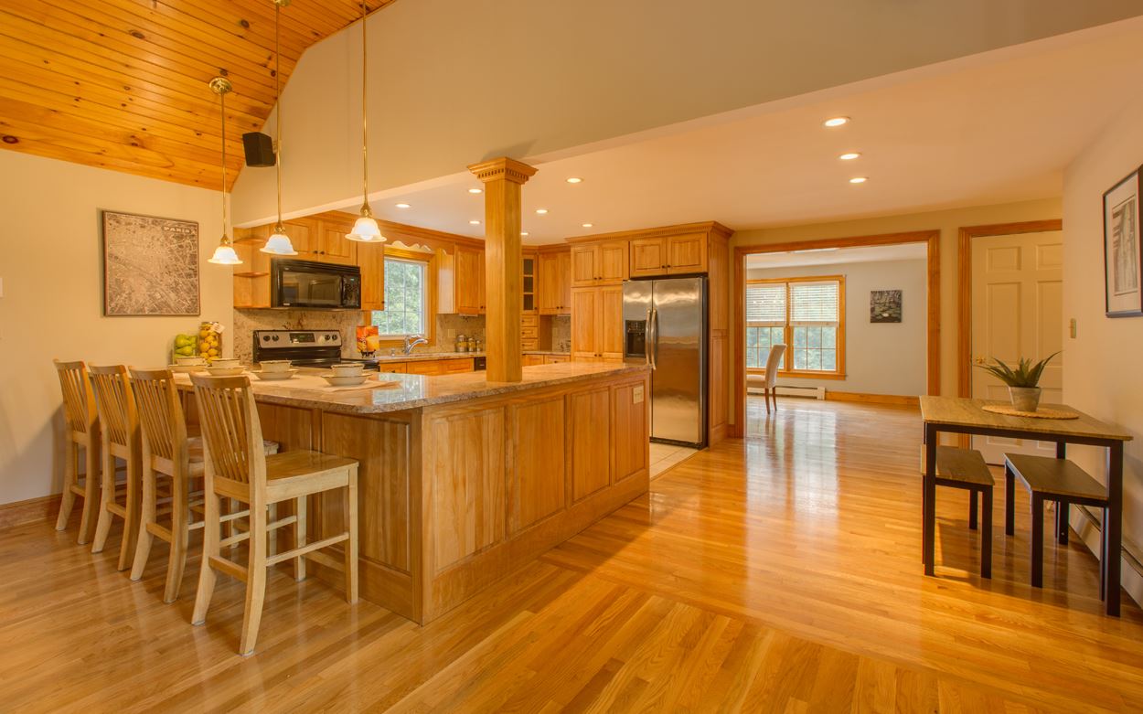 563 Mammoth Road Pelham, NH 03076 - Photo 11 of 24