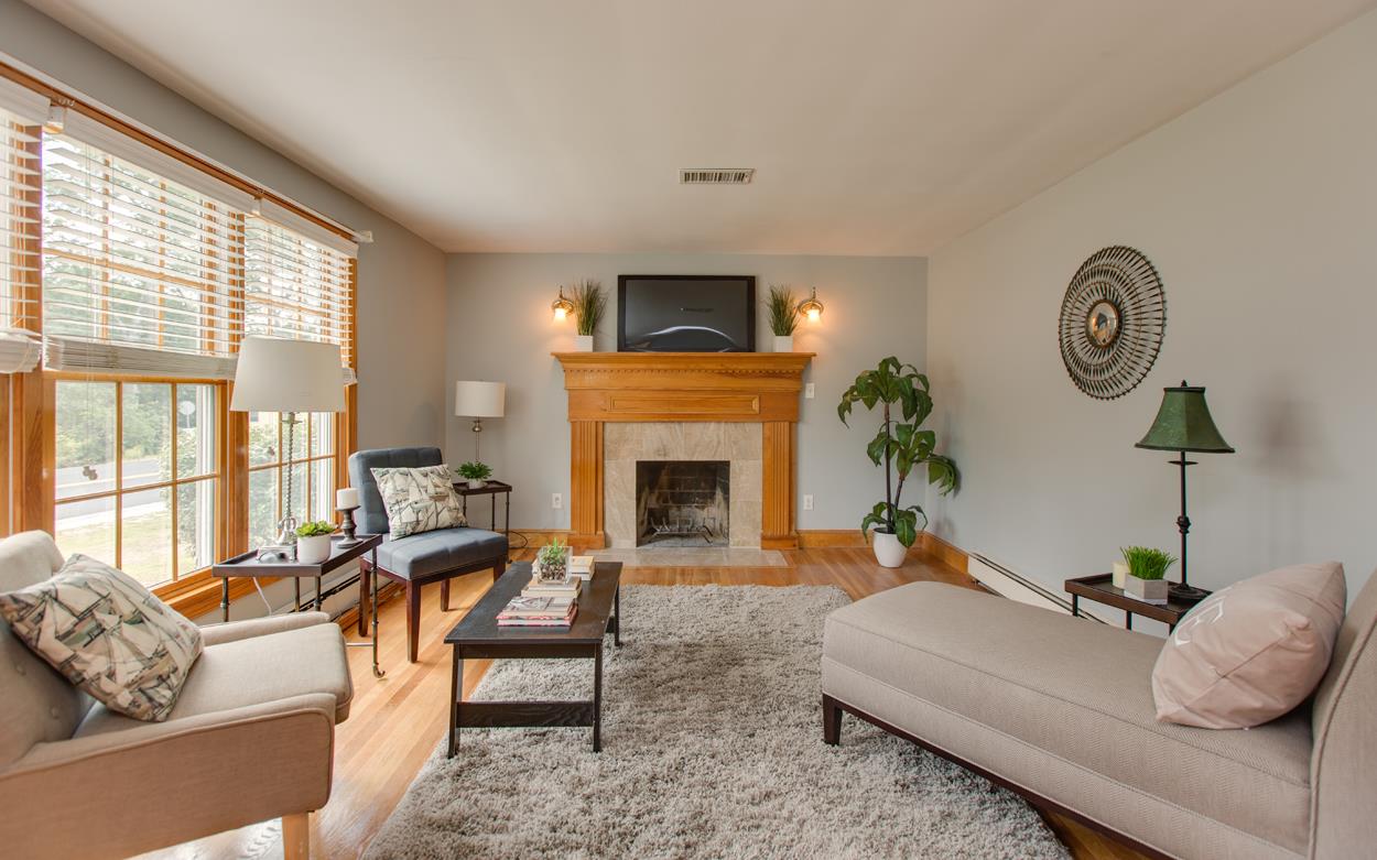 563 Mammoth Road Pelham, NH 03076 - Photo 6 of 24