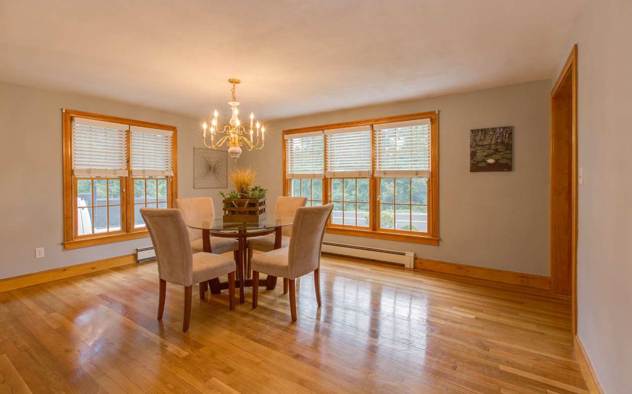 563 Mammoth Road Pelham, NH 03076 - Photo 7 of 24