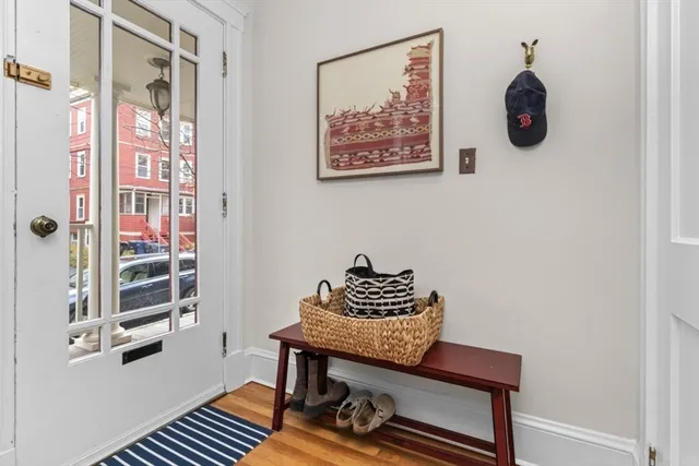 $910,000 | 31 Chilton Street, Unit 1, Cambridge, MA 02138