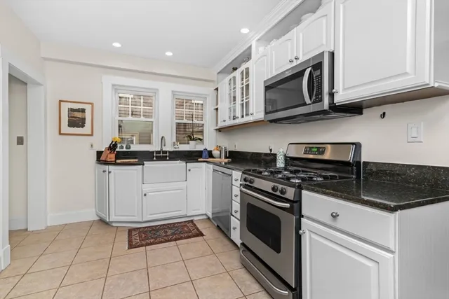 $910,000 | 31 Chilton Street, Unit 1, Cambridge, MA 02138