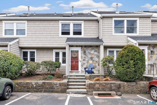 $1,000,000 | 5 Glen Street, Unit 204, Greenwich, CT 06830