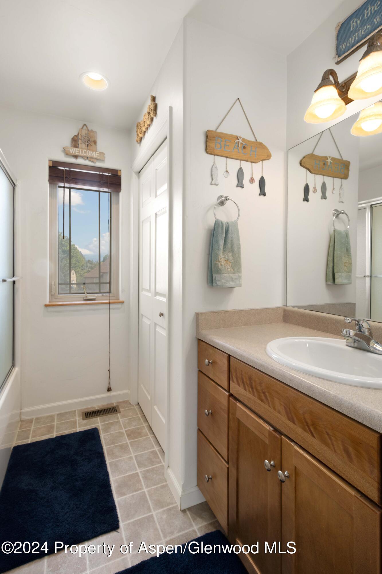 1401 Fir Court Rifle, CO 81650 - Photo 30 of 33 US Bathroom
