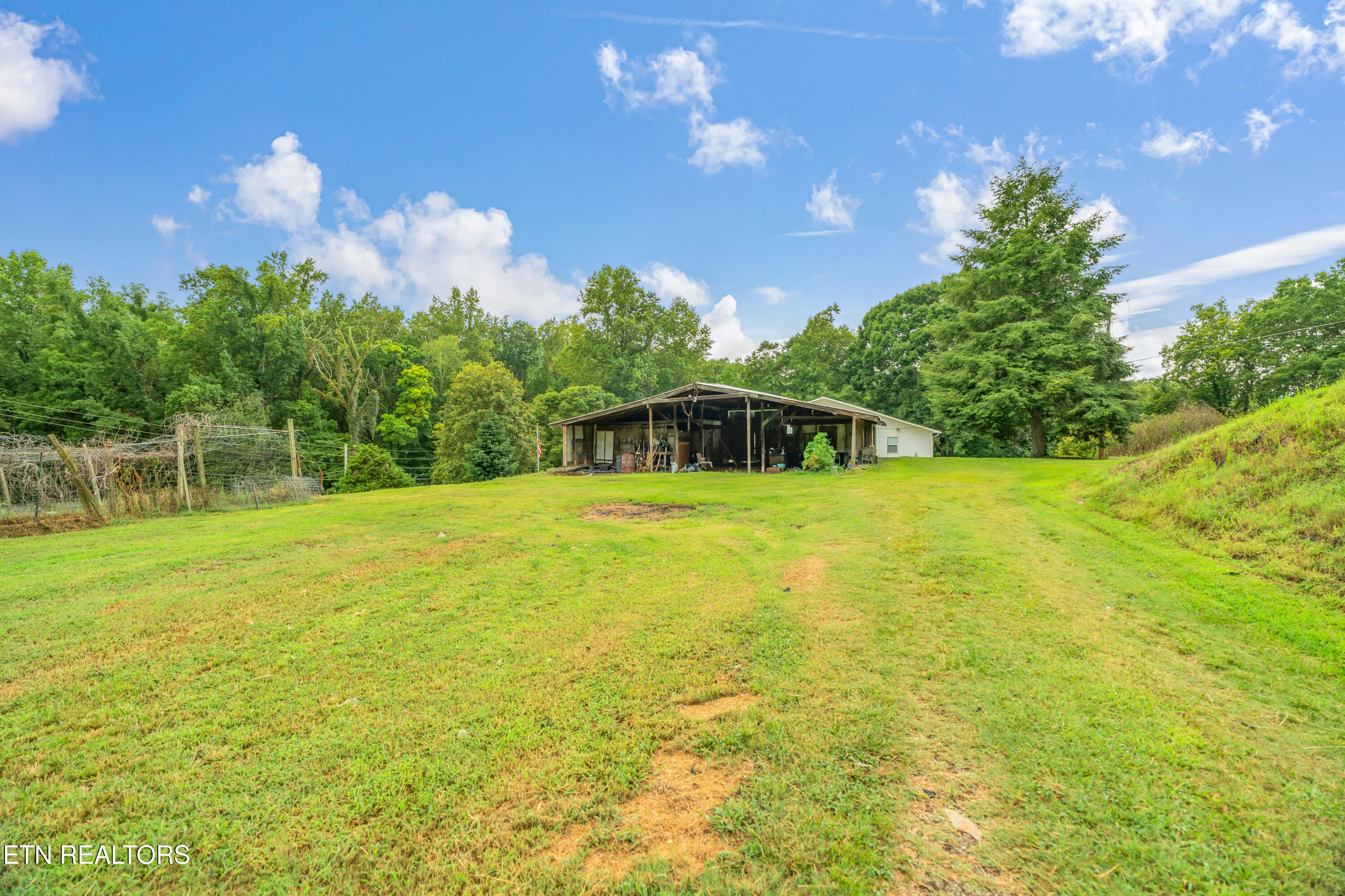 233 Duncan Hollow Road Harriman, TN 37748 - Photo 15 of 49 233 Duncan Hollow Road-43