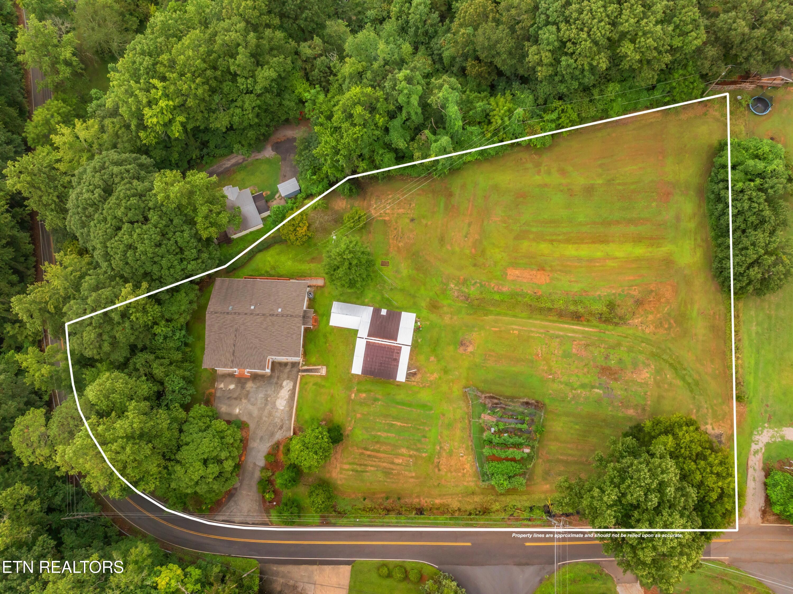 233 Duncan Hollow Road Harriman, TN 37748 - Photo 2 of 49 233 Duncan Hollow Road-64-1